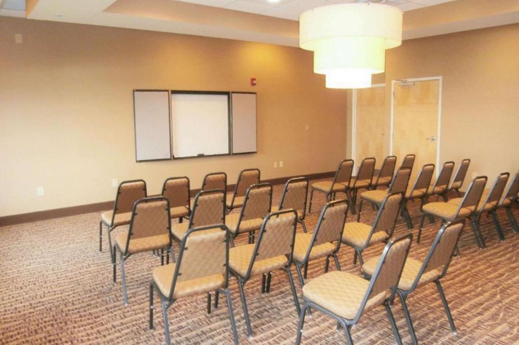 Comfort Suites Smyrna Esterno foto